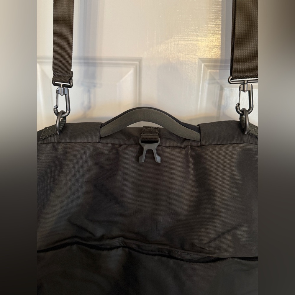 Briggs & Riley Travelware Transcend Bi-fold Garment Bag - Picture 8 of 14
